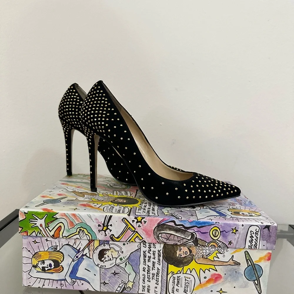 Enzo Angiolini Black/Gold Suede Pumps